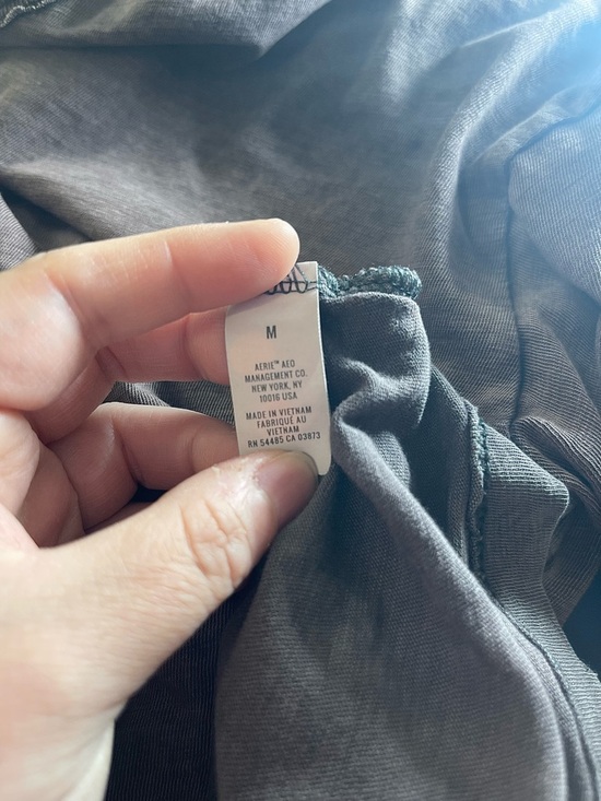 American Eagle Aerie Brown V-Neck Distressed Oversized Boyfriend Tee Size Medium - Picture 12 of 13